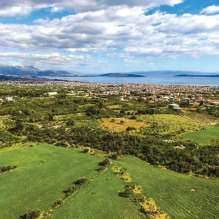 Feriehus Stunning In Rudine Rudine (Kastela)